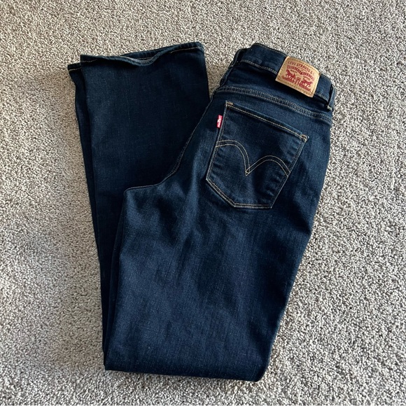 Levi’s classic bootcut jeans - Picture 2 of 4